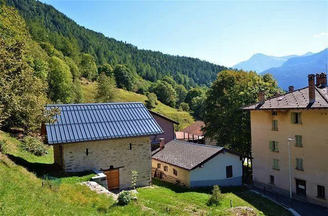 Bel rustico di 2 piani parzialmente ristrutturato con grande terren... – Foto 25 von 28