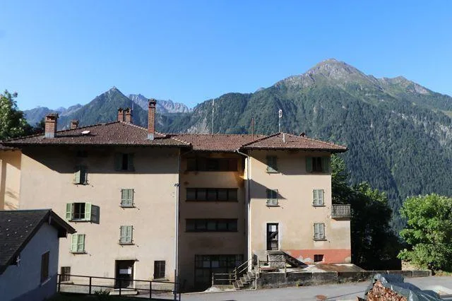 Bel rustico di 2 piani parzialmente ristrutturato con grande terren... – Foto 20 von 28