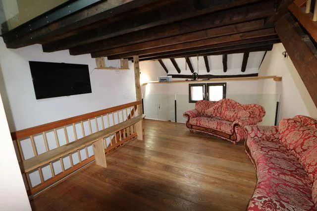 2-Familienhaus mit schönem Aussenbereich / casa bifamilare con gran...
