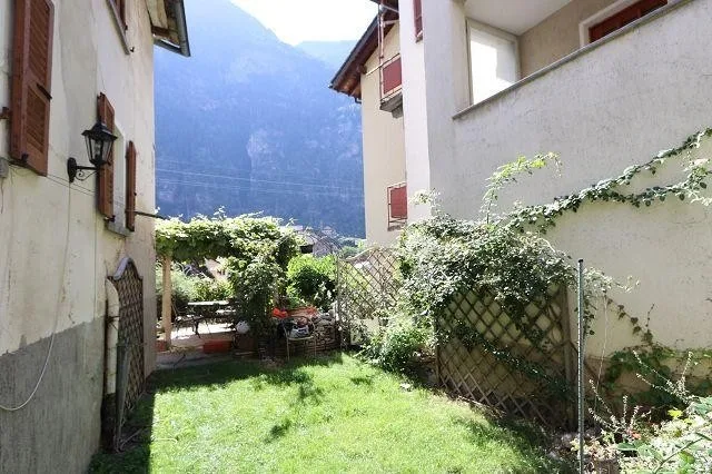 2-Familienhaus mit schönem Aussenbereich / casa bifamilare con gran... – Foto 20 von 25