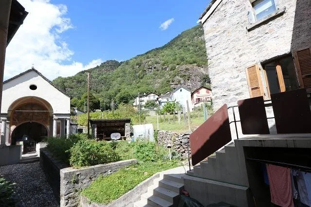 2-Familienhaus mit schönem Aussenbereich / casa bifamilare con gran... – Foto 18 von 25
