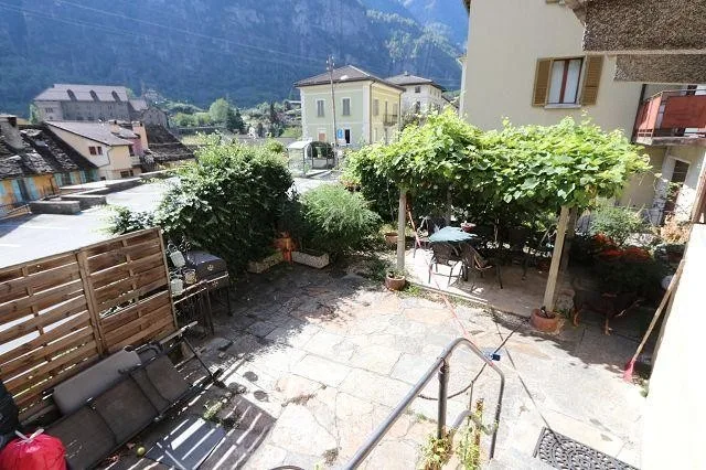 2-Familienhaus mit schönem Aussenbereich / casa bifamilare con gran... – Foto 19 von 25