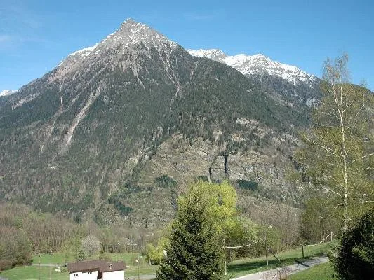 3 1/2-Zimmer-Haus mit Garten an herrlicher Aussichtslage – Foto 6 von 8
