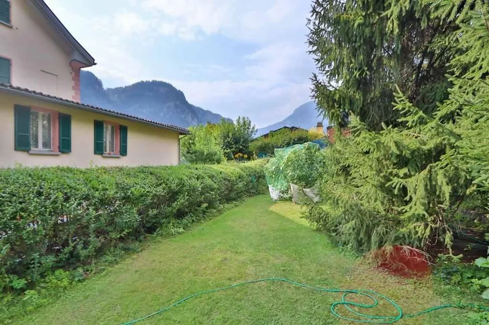 Baulandgrundstück von 764 m2 Fläche / terreno edificabile di 764 m2