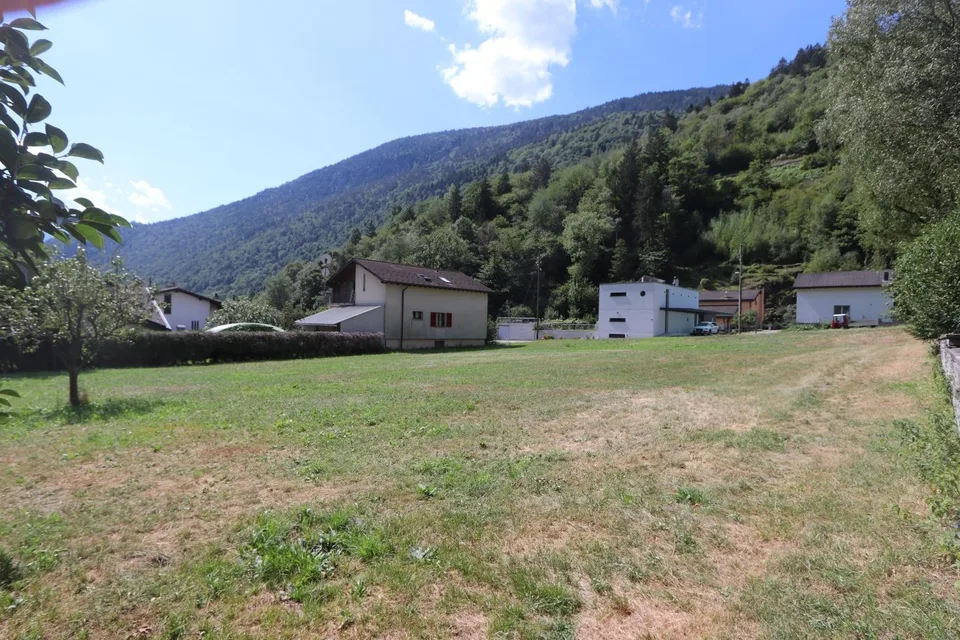 Baulandgrundstück von 1669 m2 Fläche / terreno edificabile di 1669m2