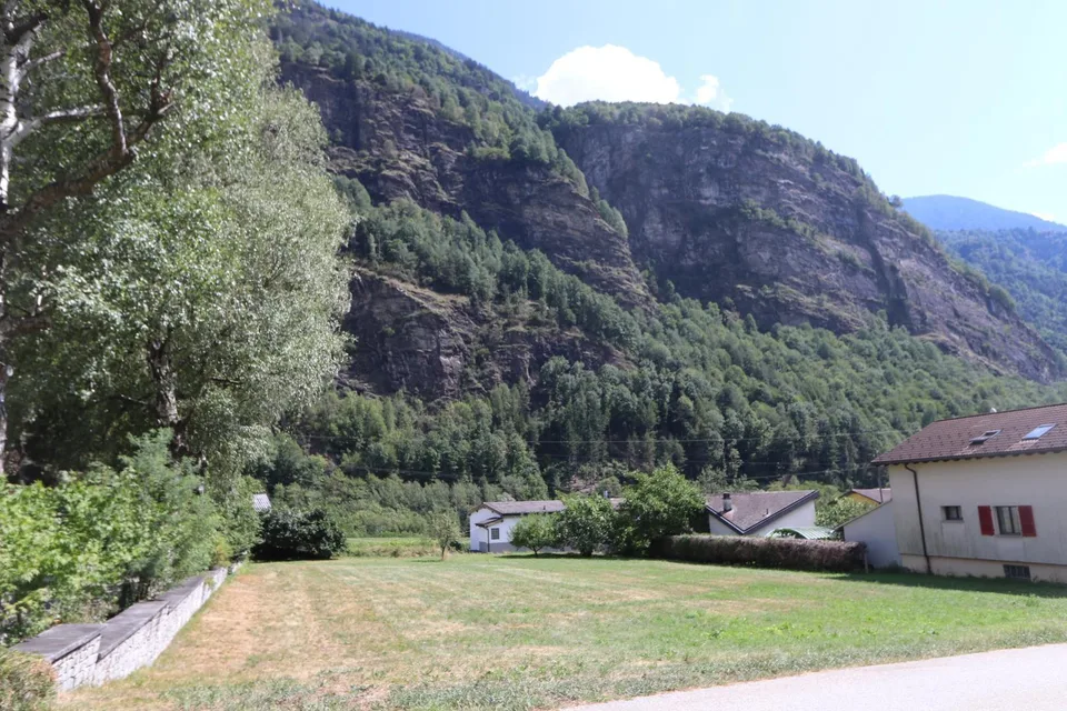 Baulandgrundstück von 1669 m2 Fläche / terreno edificabile di 1669m2