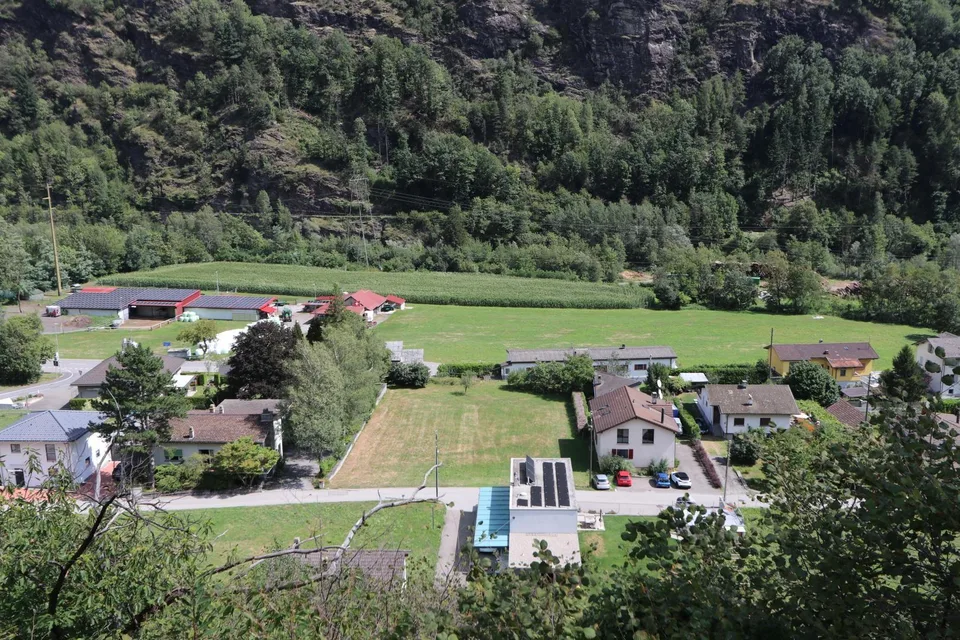 Baulandgrundstück von 1669 m2 Fläche / terreno edificabile di 1669m2