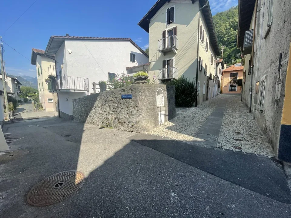 Typisches Tessiner Haus mit 3,5 Schlafzimmern im Dorfzentrum von So... – Foto 21 von 28