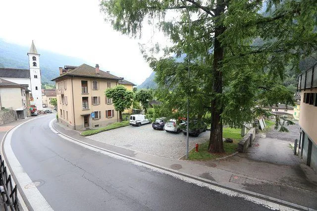 Tessinerhaus mit 3 grossen Wohnungen und Laden / casa con tre grand... – Foto 18 von 20