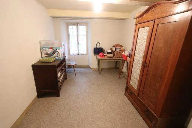 Tessinerhaus mit 3 grossen Wohnungen und Laden / casa con tre grand... – Foto 9 von 20