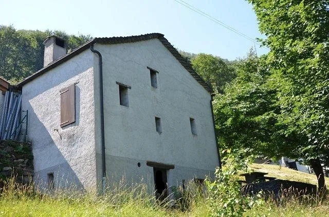 Bel rustico di 2,5 loc. di montagna con giardino e splendida vista ...
