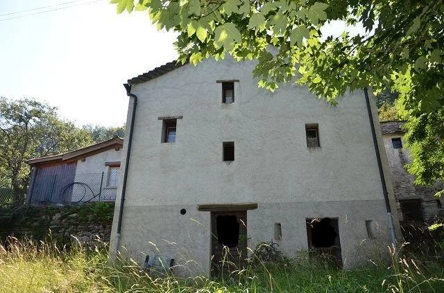 Bel rustico di 2,5 loc. di montagna con giardino e splendida vista ...
