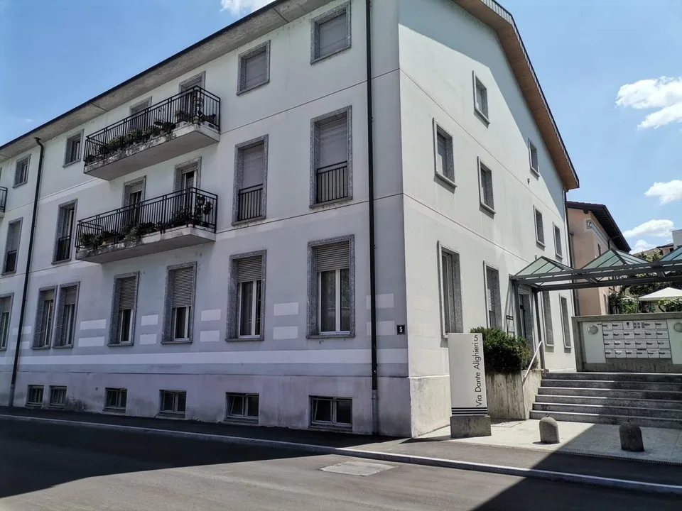 Appartamento 4,5 locali / 4 1/2-Zimmer-Stadtwohnung