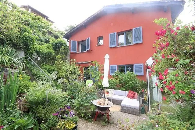 5 1/2-Zimmer-Eckhaus mit Pool und Garten / casa d'angelo di 5 1/2 l... – Foto 19 von 29