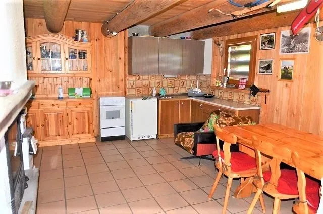 Bel rustico di 3 piani in una posizione molto soleggiata e panorami...
