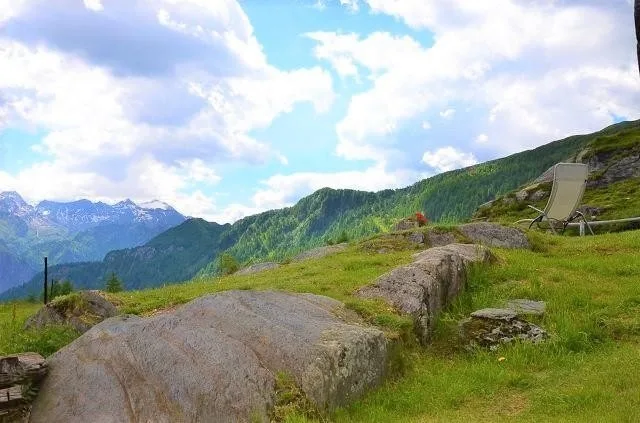 Bel rustico di 3 piani in una posizione molto soleggiata e panorami... – Foto 17 von 30