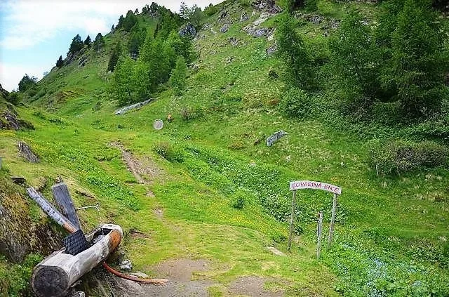 Bel rustico di 3 piani in una posizione molto soleggiata e panorami... – Foto 25 von 30