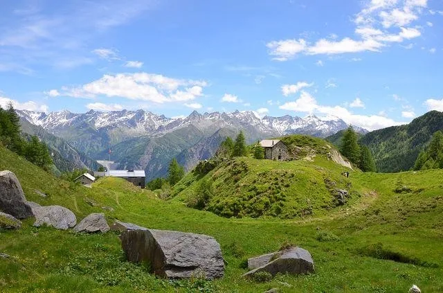 Bel rustico di 3 piani in una posizione molto soleggiata e panorami... – Foto 20 von 30