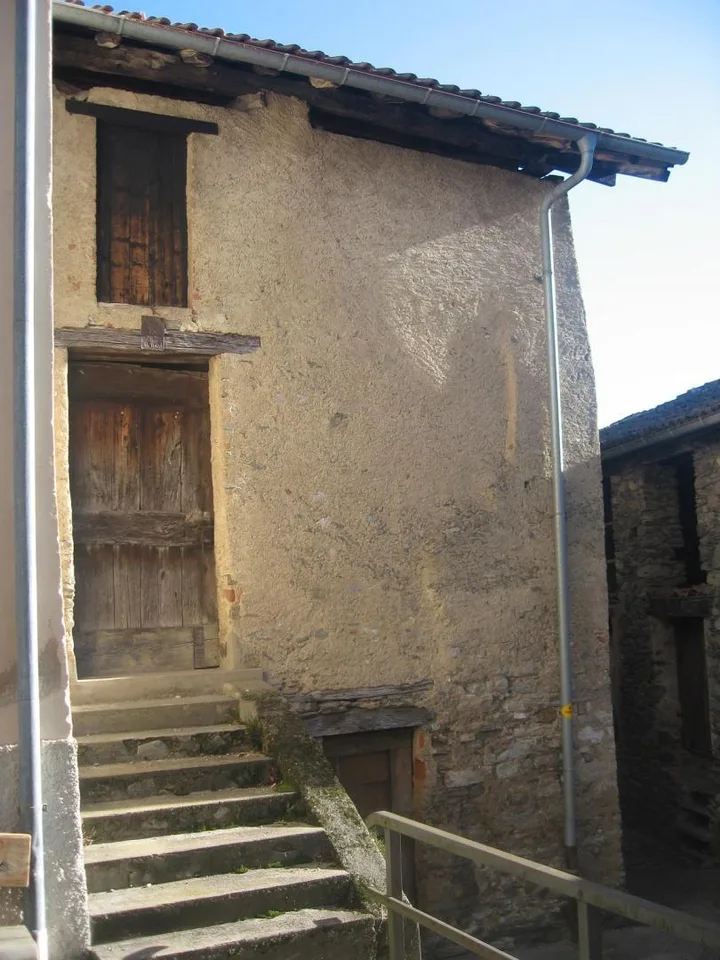 2 rustici nel nucleo di Miglieglia / zwei Dorfhäuser zum Ausbauen