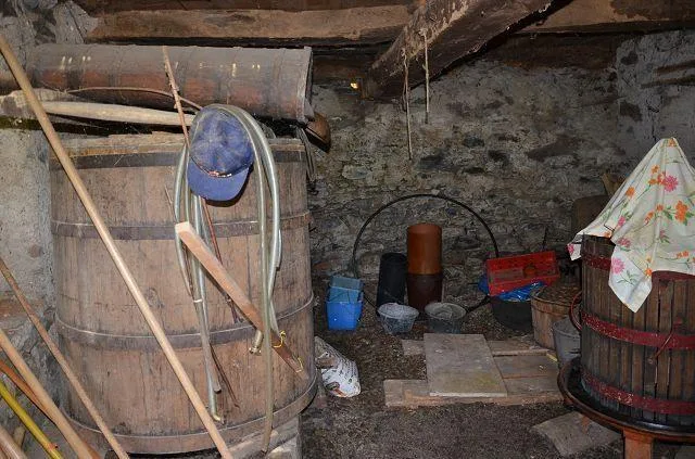 Bel rustico da ristrutturare con giardino e bella vista / Schönes r...
