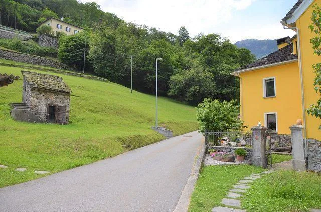Bel rustico da ristrutturare con giardino e bella vista / Schönes r... – Foto 18 von 20