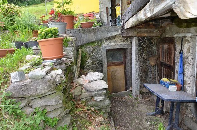 Bel rustico da ristrutturare con giardino e bella vista / Schönes r... – Foto 12 von 20