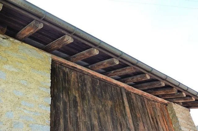 Großer zu renovierender Stall mit Pergola sonnig, ruhig mit schöner... – Foto 11 von 28