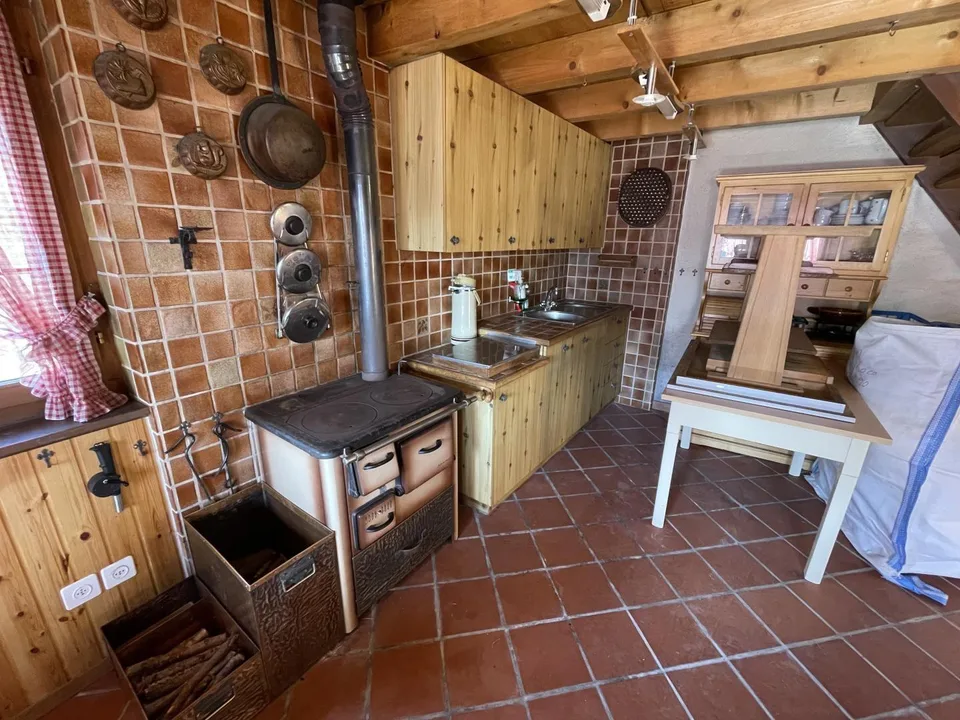 4 1/2-Zimmer-Rustico mit einem großen Grundstück von 12.000m2 in sc...