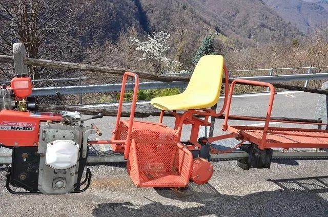 Casa bifamiliare con grande terreno immersa nella natura / 2-Famili...