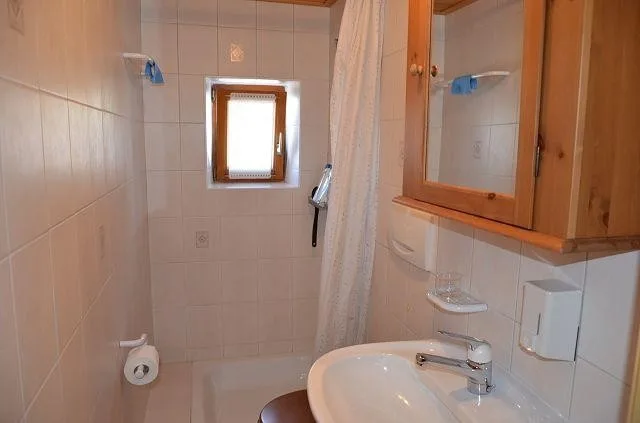 Casa bifamiliare con grande terreno immersa nella natura / 2-Famili... – Foto 18 von 30