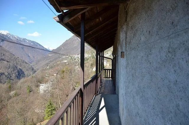Casa bifamiliare con grande terreno immersa nella natura / 2-Famili... – Foto 10 von 30