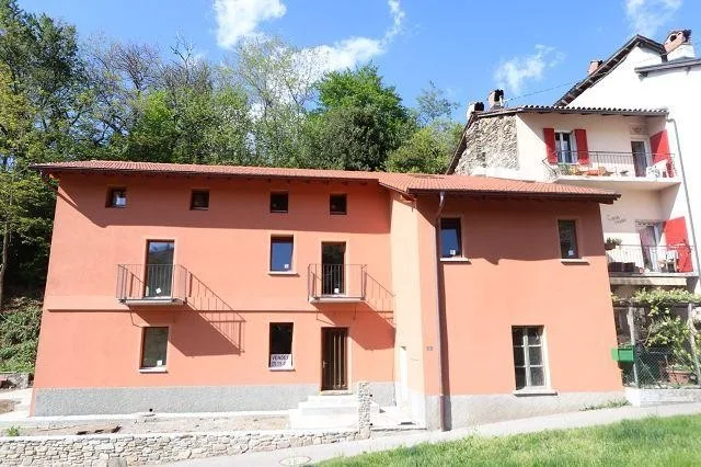 5 1/2-Zimmer-Haus mit Wald und Wiese von 1482 m2 / casa di 5 1/2 lo...