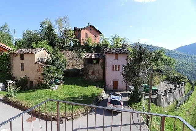 5 1/2-Zimmer-Haus mit Wald und Wiese von 1482 m2 / casa di 5 1/2 lo... – Foto 17 von 30