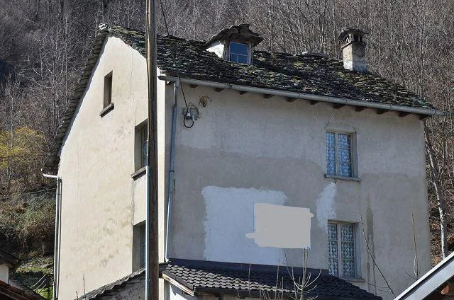Haus mit Garten und rustikal sehr sonig, ruhig mit schöner Aussicht...