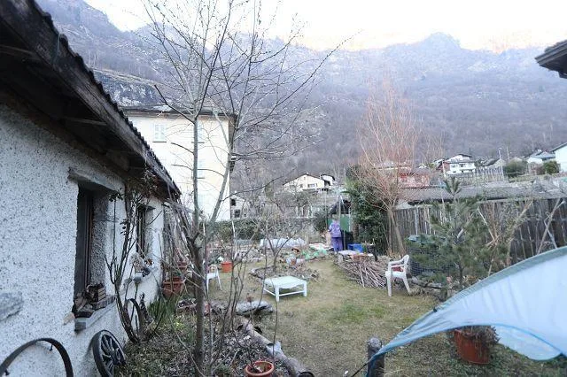 6-Familienhaus mit Garten / casa con 6 appartamenti con giardino – Foto 11 von 17