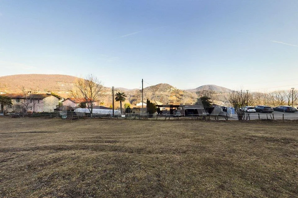 Terreno edificabile in mezzo alla natura