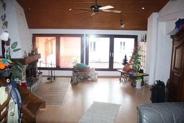 3-Familienhaus mit Nebengebäude, Stall und Wiese und Wald / casa co... – Foto 7 von 25