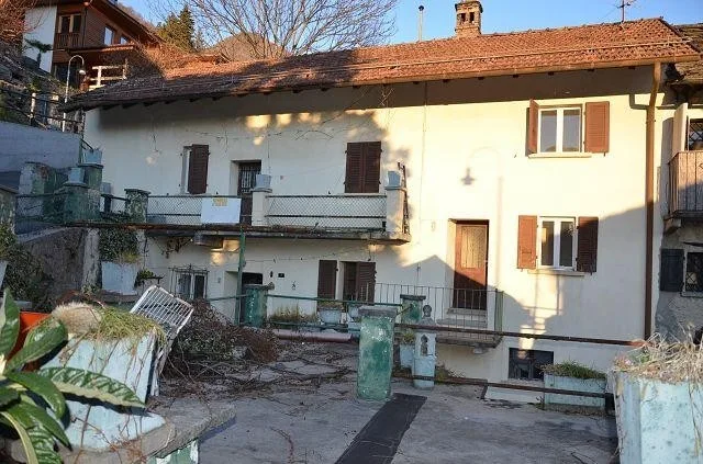 Dorfhaus mit Anbau zu renovieren und Terrasse / Grande casa e annes... – Foto 13 von 30