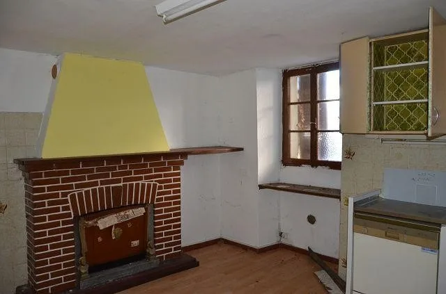 Dorfhaus mit Anbau zu renovieren und Terrasse / Grande casa e annes... – Foto 25 von 30