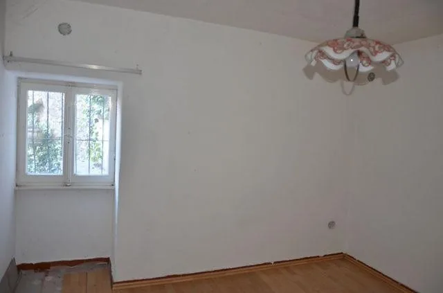 Dorfhaus mit Anbau zu renovieren und Terrasse / Grande casa e annes... – Foto 19 von 30
