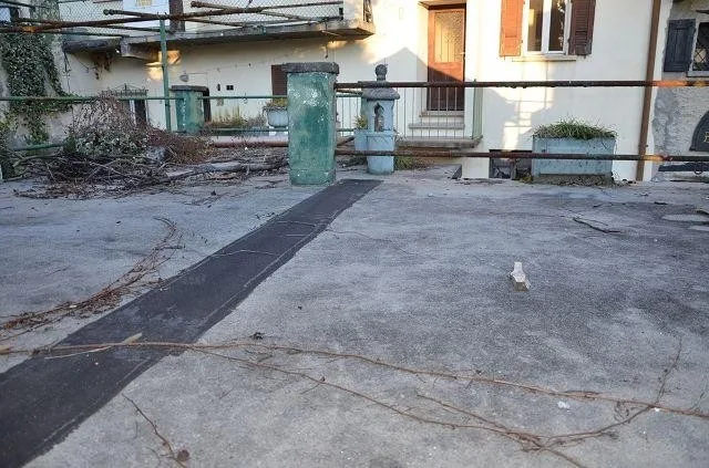 Dorfhaus mit Anbau zu renovieren und Terrasse / Grande casa e annes... – Foto 14 von 30
