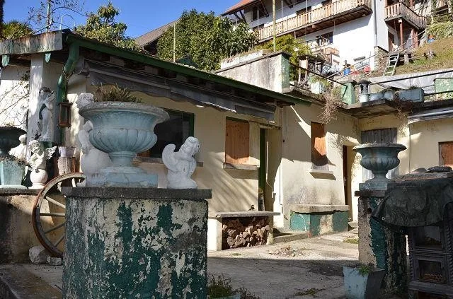 Dorfhaus mit Anbau zu renovieren und Terrasse / Grande casa e annes... – Foto 9 von 30