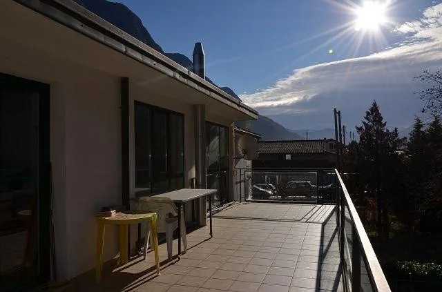 Villa bifamiliare con ampio giardino, terrazza e grande garage, sol... – Foto 24 von 30