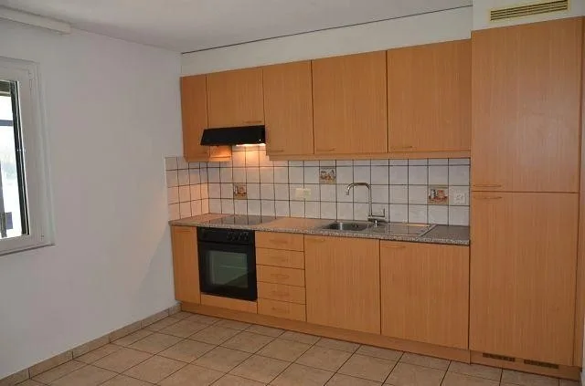 Villa bifamiliare con ampio giardino, terrazza e grande garage, sol... – Foto 23 von 30