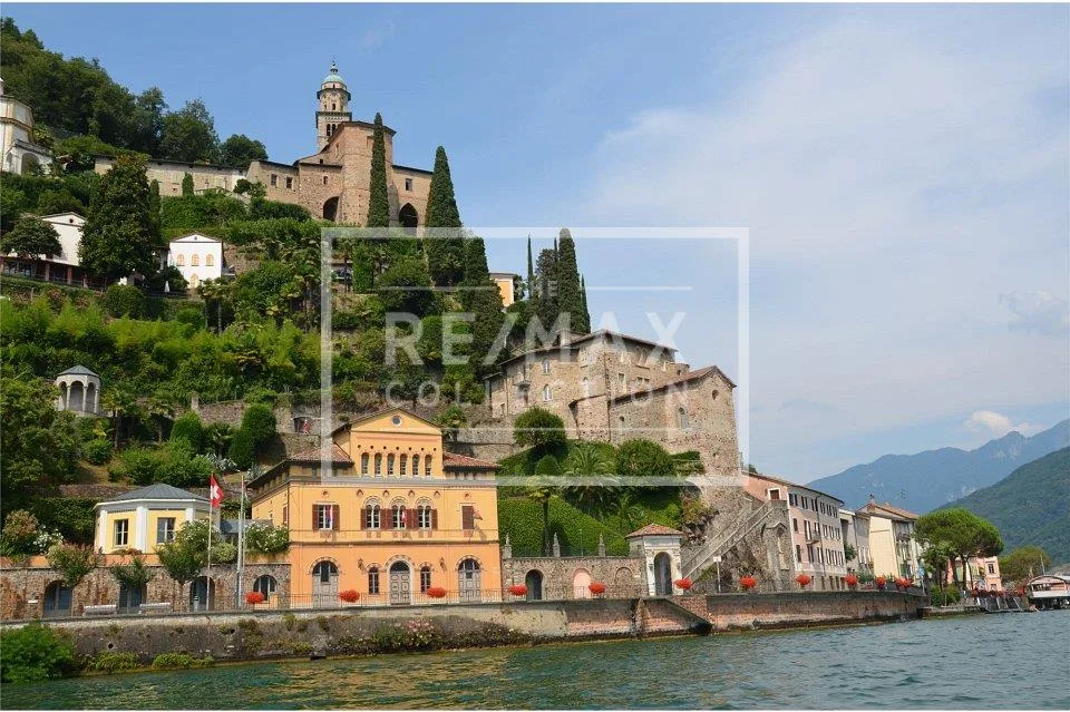 Moderna villa con vista da sogno sul lago