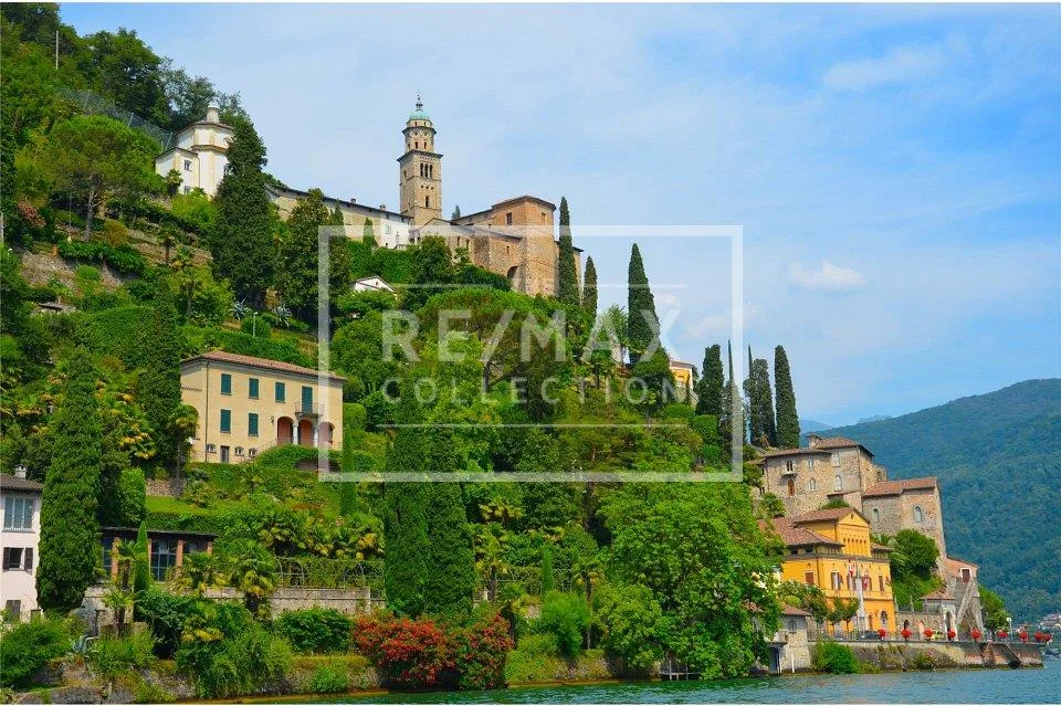 Moderna villa con vista da sogno sul lago
