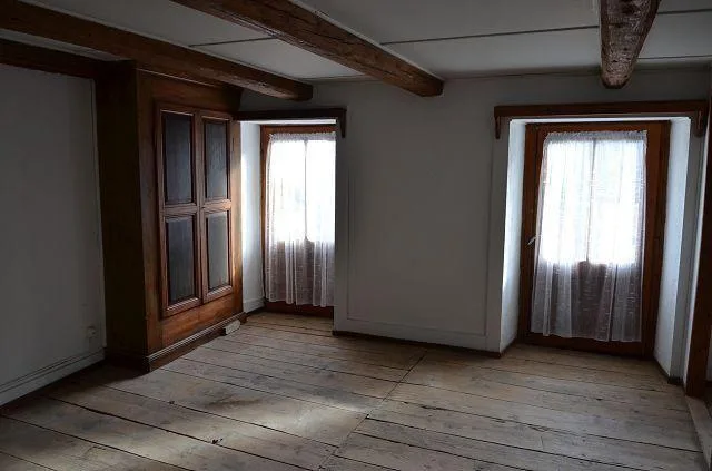 Casa grande con terrazza e annesso da ristrutturare in una posizion...