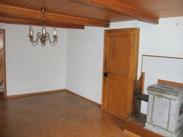 6 1/2-Zimmer-Hausteil mit Ladenlokal / casa di 6 1/2 locali con un ...