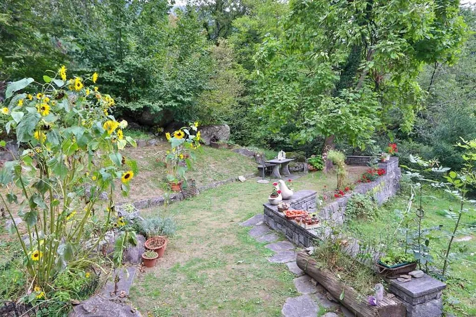 Zweifamilienhaus mit grosser Baulandreseve an Alleinlage / casa bif... – Foto 19 von 19