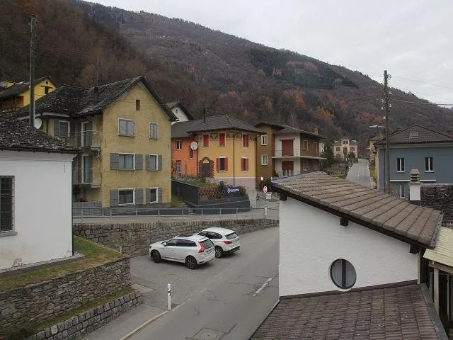 grosses Dorfhaus mit Garten / grande casa nel nucleo con giardino – Foto 19 von 25